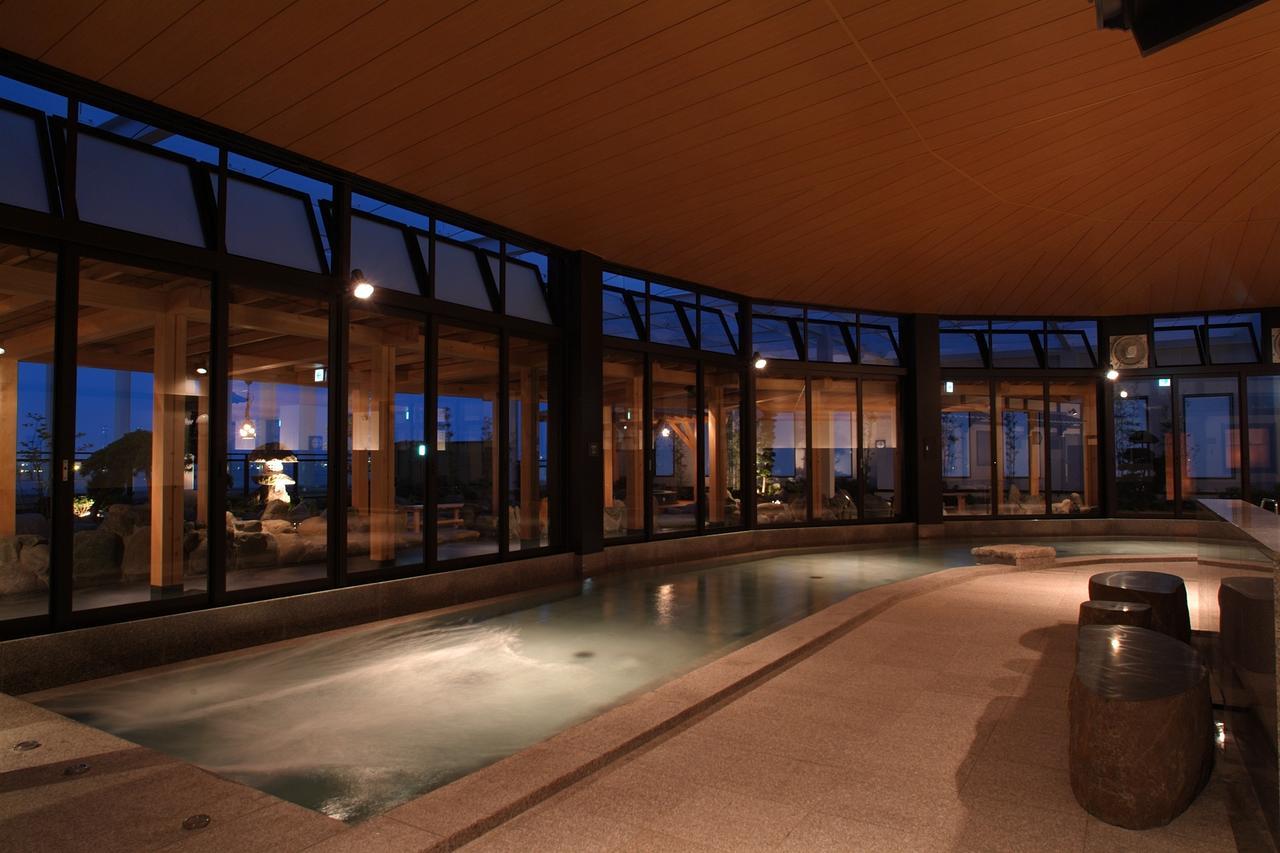 Yokohama Minatomirai Manyo Club Hotel Exterior photo